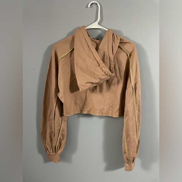 Cropped Sweatshirt from Pretty Little Thing! - Picture 3 of 3